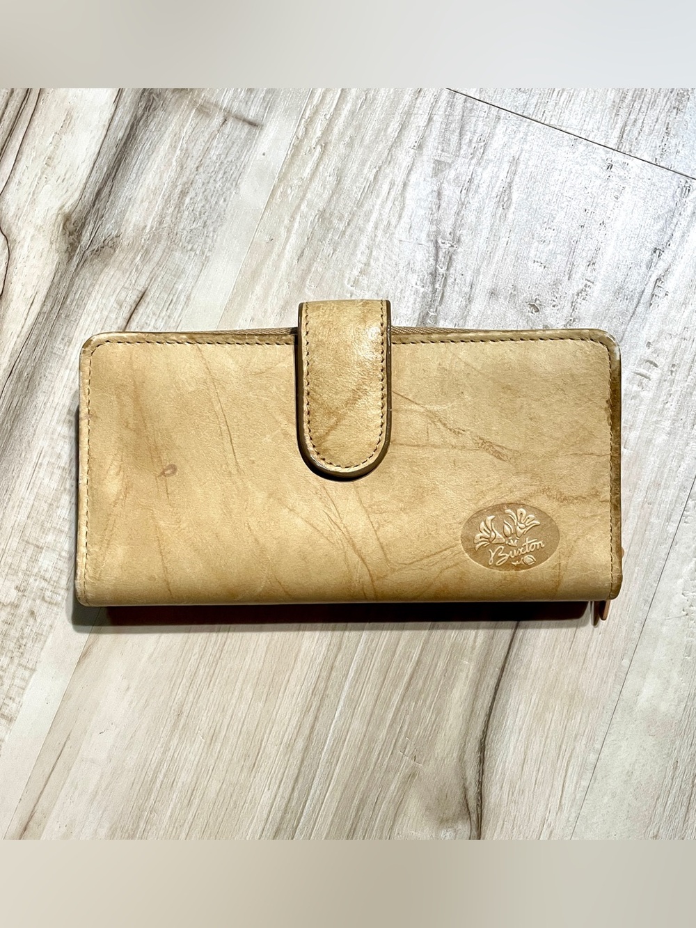 Buxton Tan Leather Zip-Around Wallet, New excellent condition
